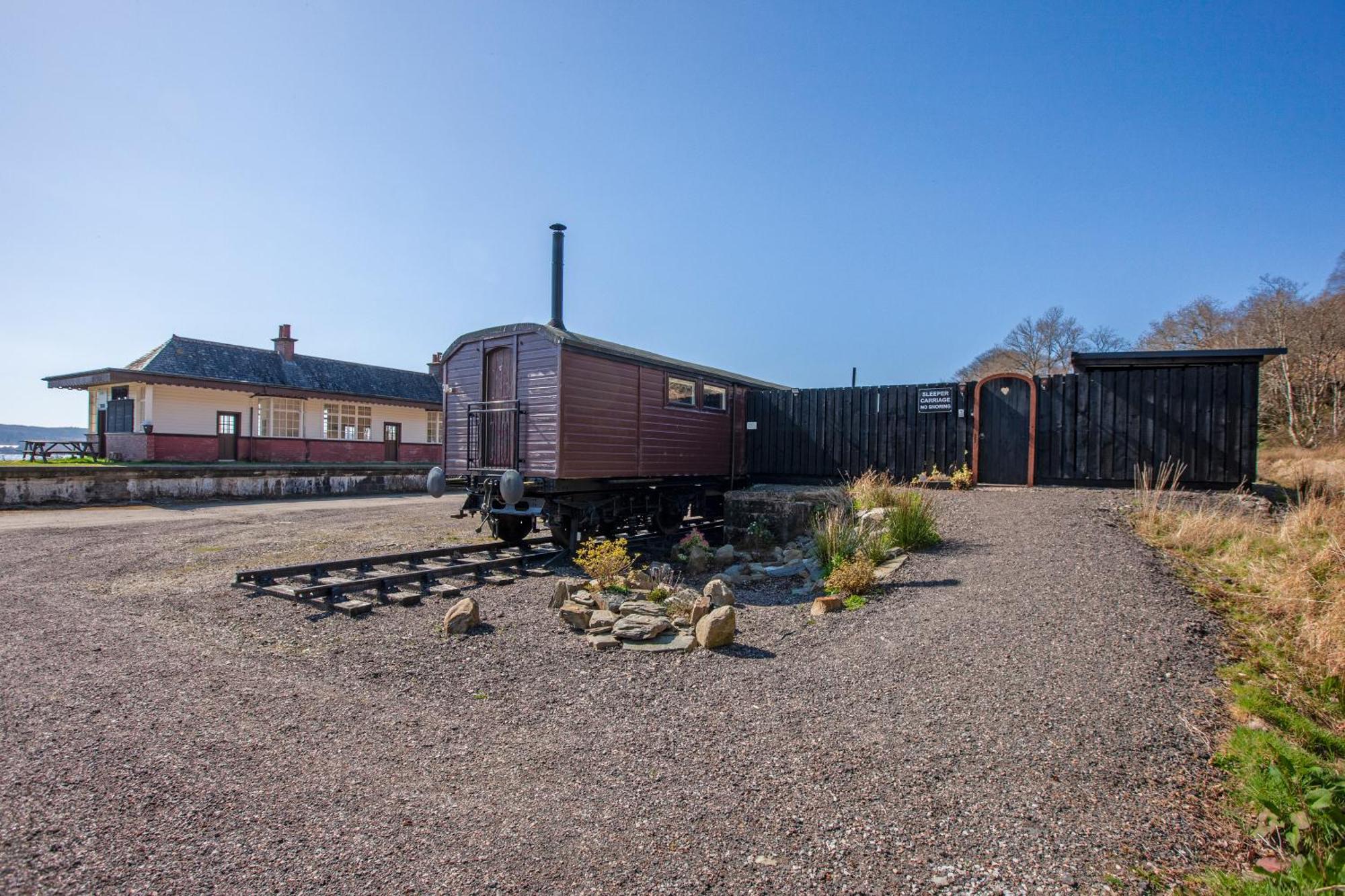 Appin Holiday Homes -Caravans, Lodges, Shepherds Hut And Train Carriage Stays Zewnętrze zdjęcie